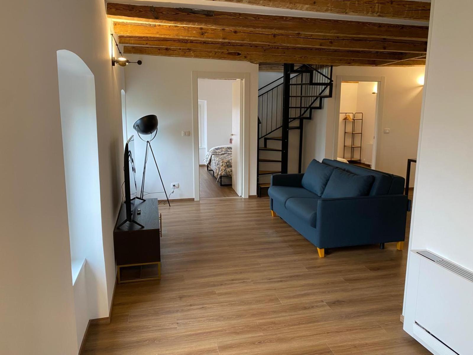 Al Fronte Mare Suites Apartments Múggia Екстериор снимка