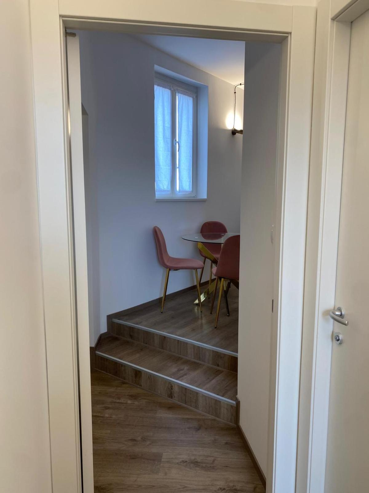 Al Fronte Mare Suites Apartments Múggia Екстериор снимка