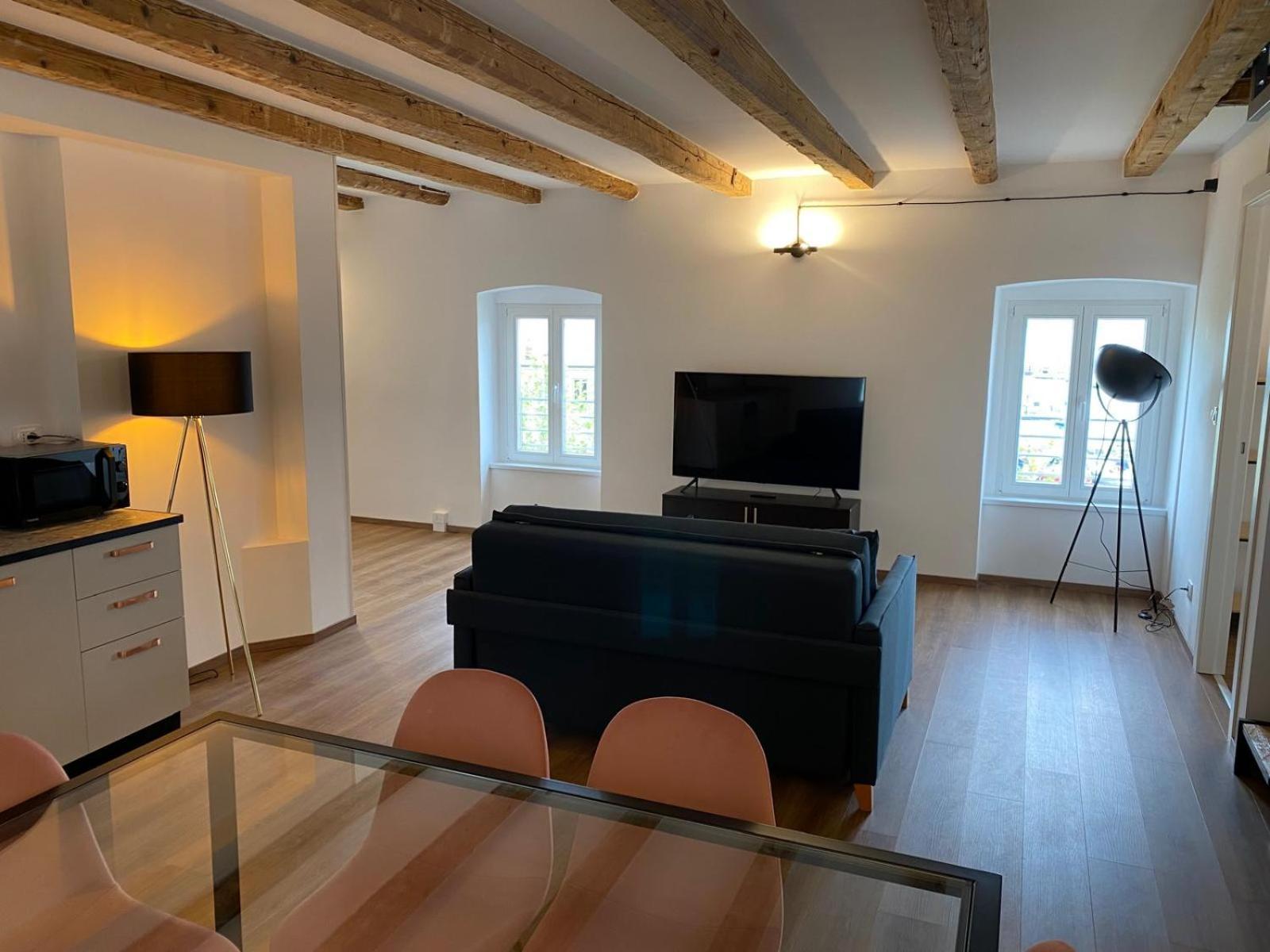 Al Fronte Mare Suites Apartments Múggia Екстериор снимка