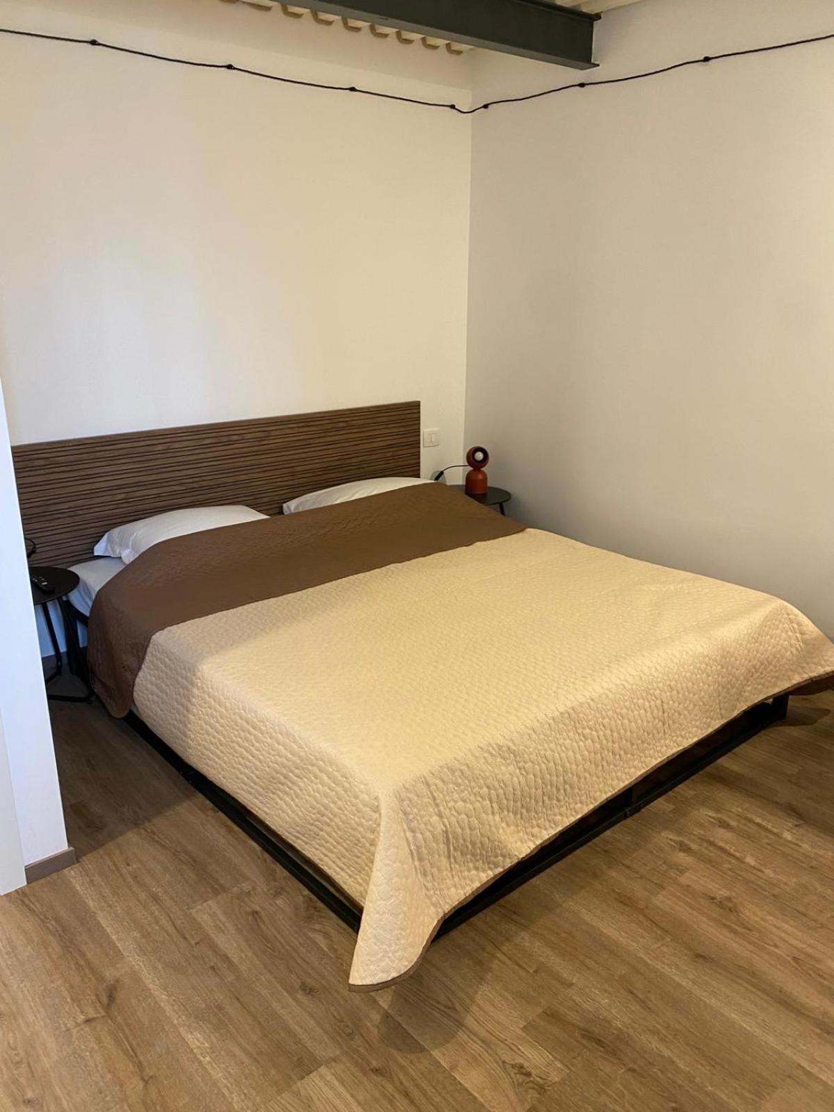 Al Fronte Mare Suites Apartments Múggia Екстериор снимка