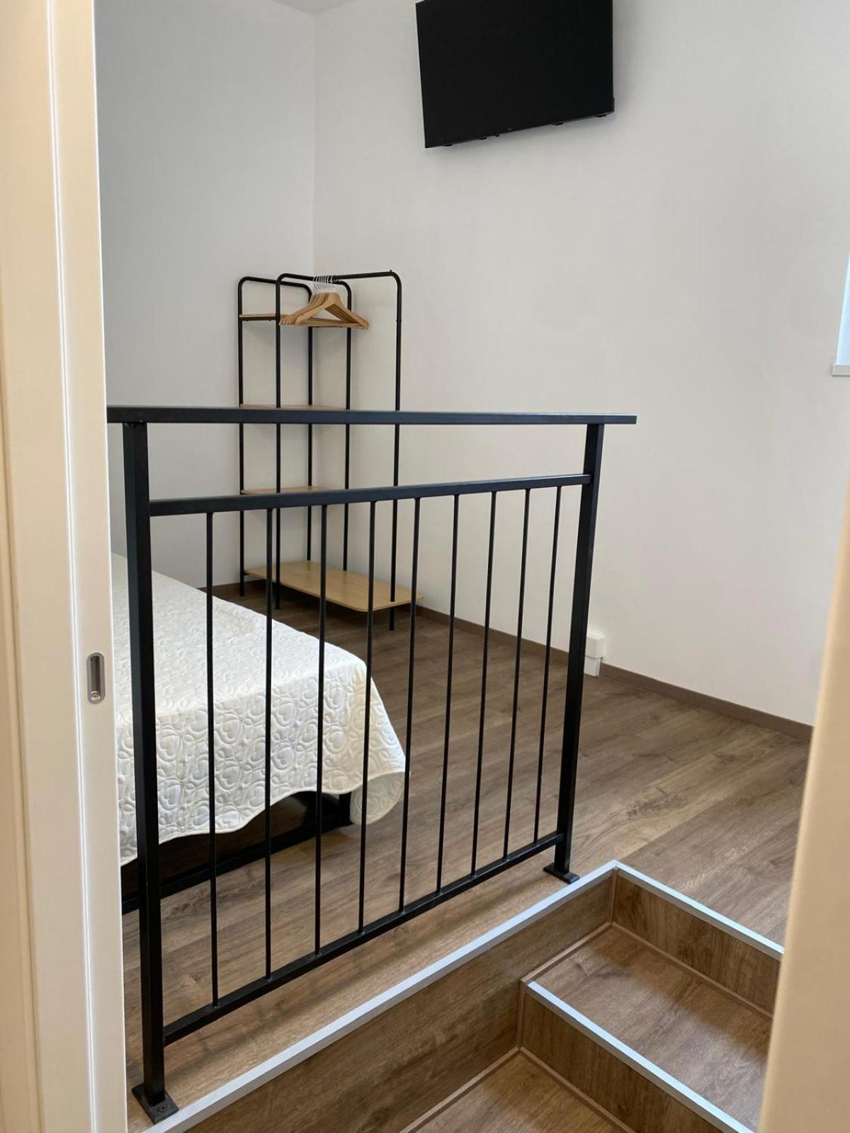 Al Fronte Mare Suites Apartments Múggia Екстериор снимка